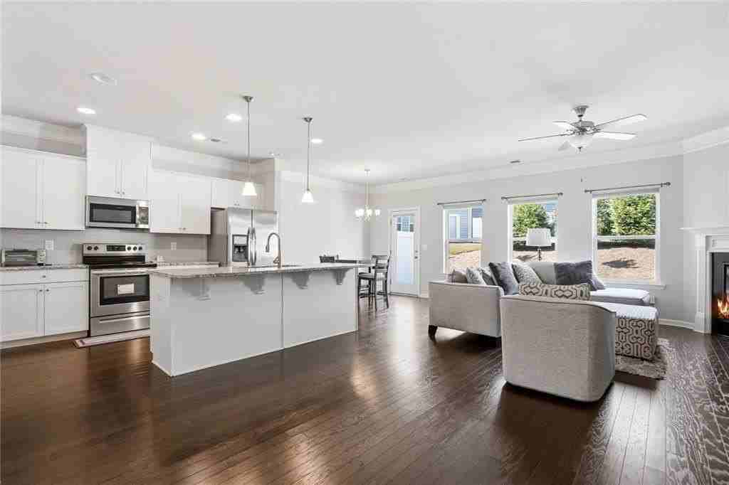 2639 Bloom Cir - Photo 2 of 24