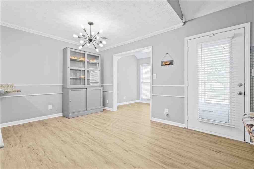 1707 Cotton Patch Ln - Photo 7 of 32
