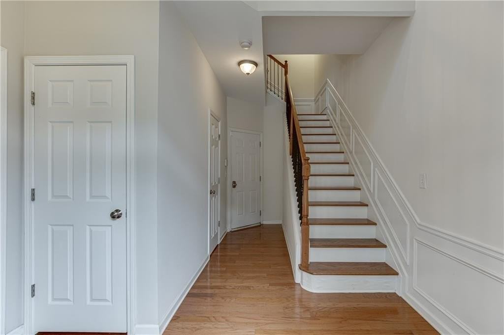 2801 Loftview Sq - Photo 4 of 38