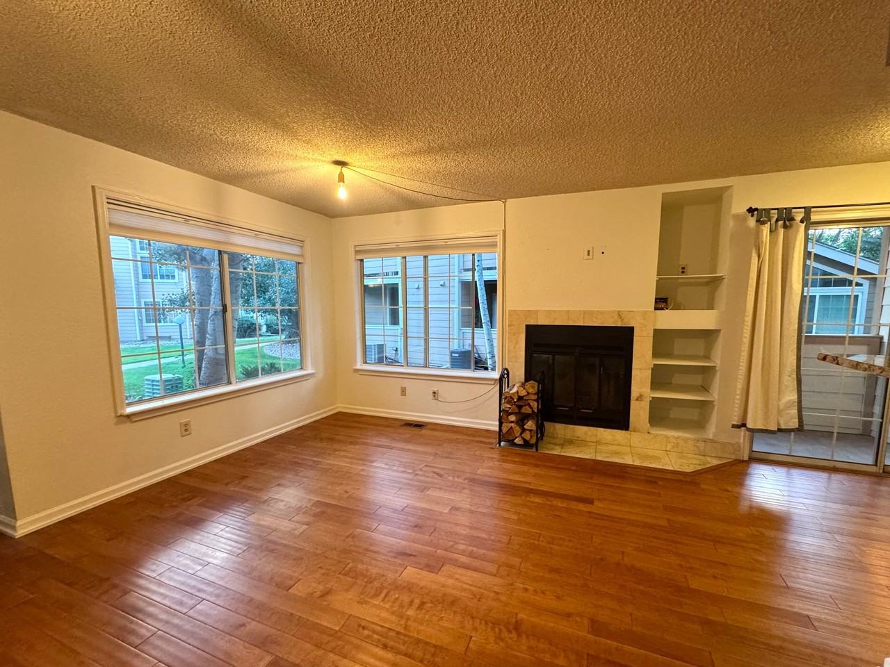 6048 Gunbarrel Ave #E - Photo 5 of 10
