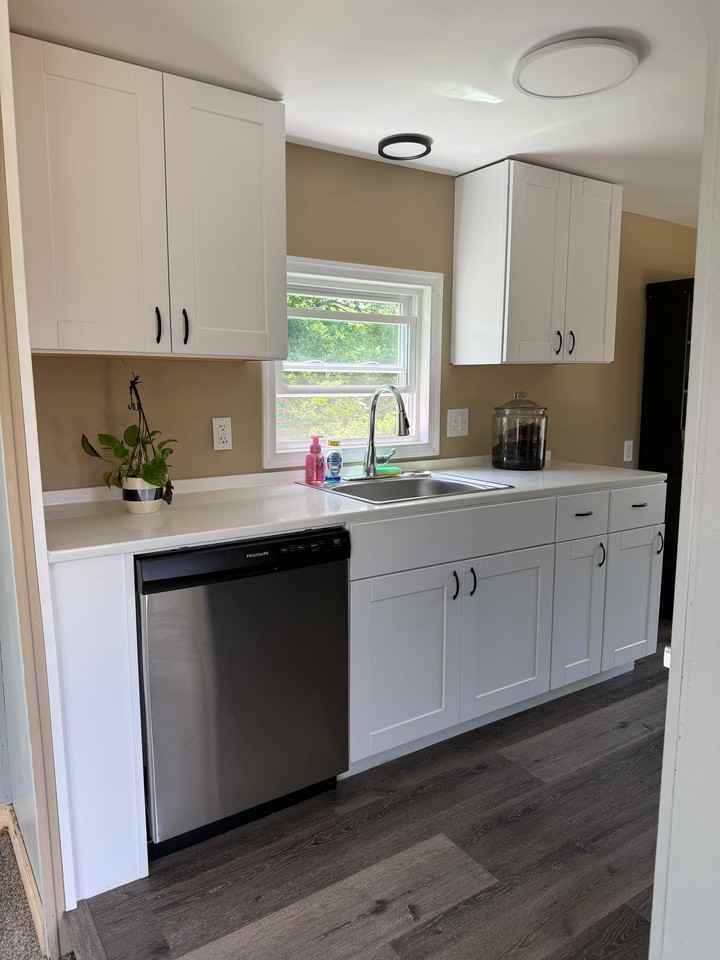 770 River Rd - Photo 7 of 32