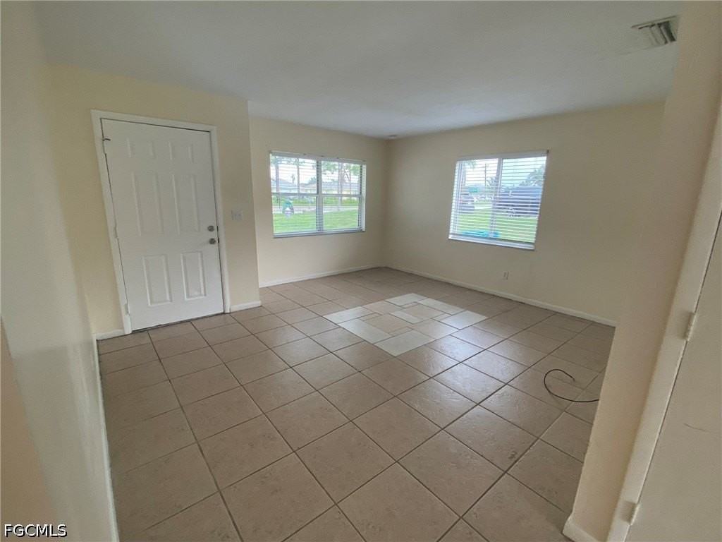 606 Hancock Bridge Pkwy - Photo 4 of 22
