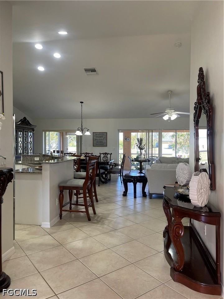 2721 Nw 4th St - Photo 4 of 23