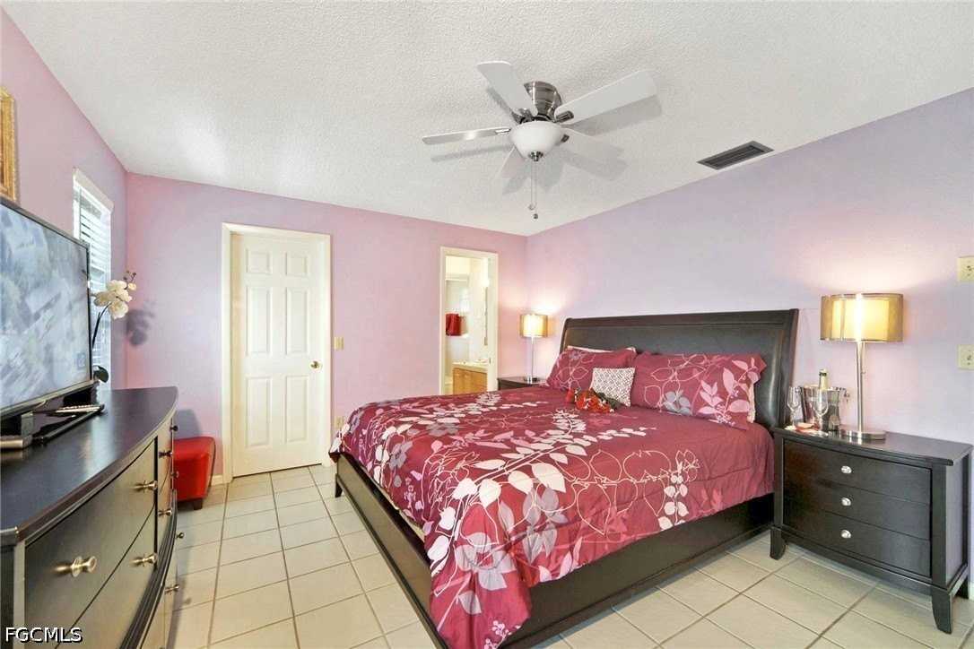 1140 Sw 44th St - Photo 7 of 13