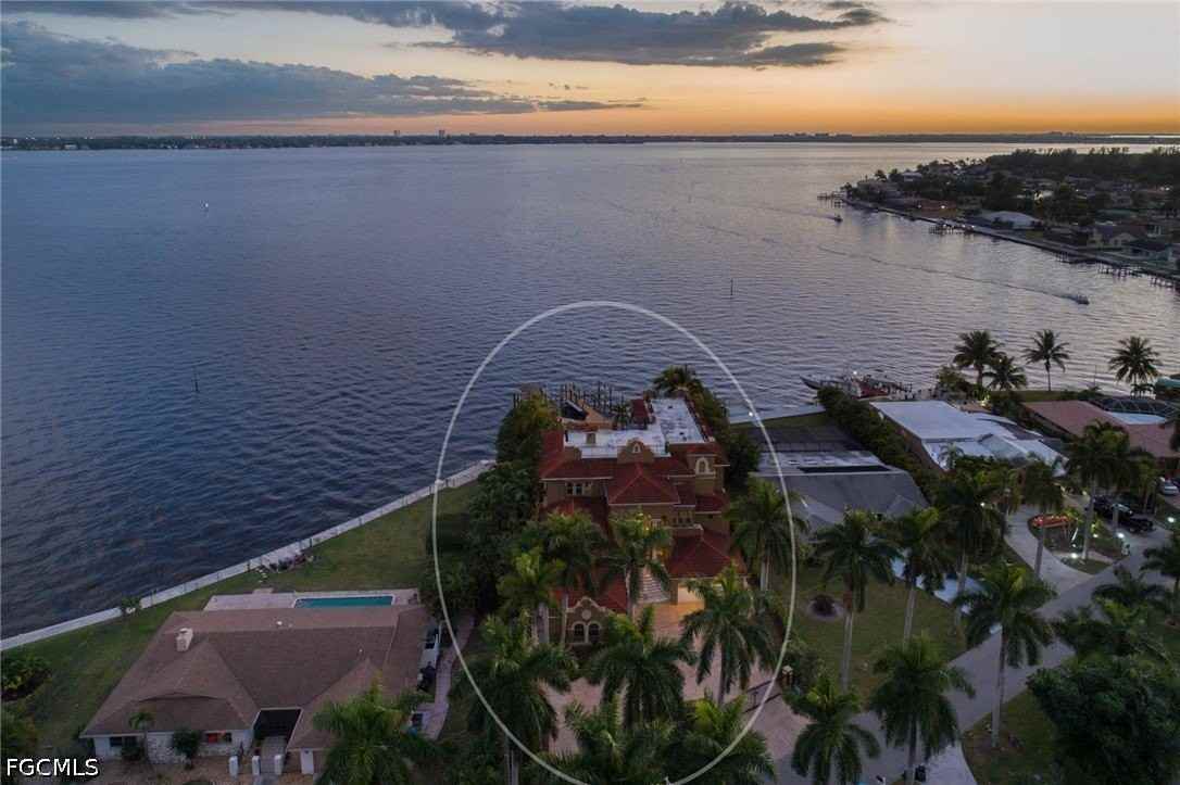 232 Bayshore Dr - Photo 2 of 28