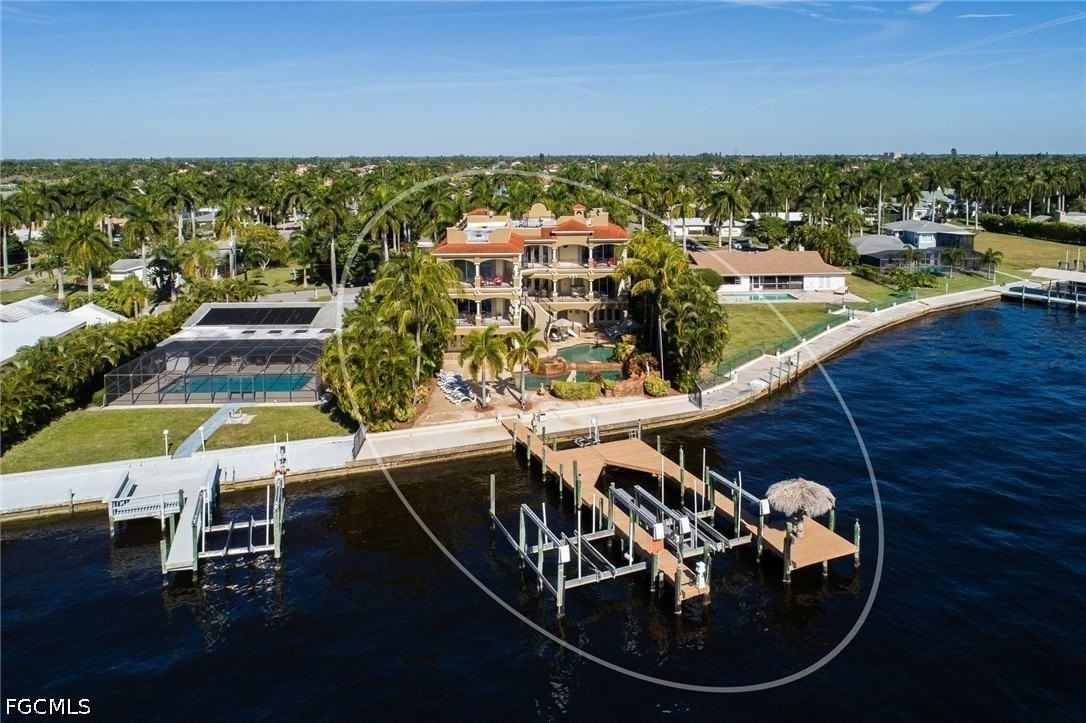 232 Bayshore Dr - Photo 4 of 28