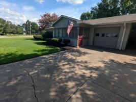 featured image of 645 N Center St