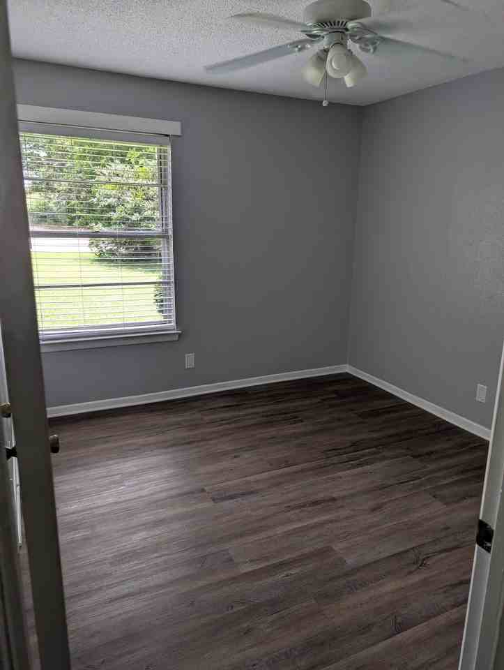 645 N Center St - Photo 7 of 13