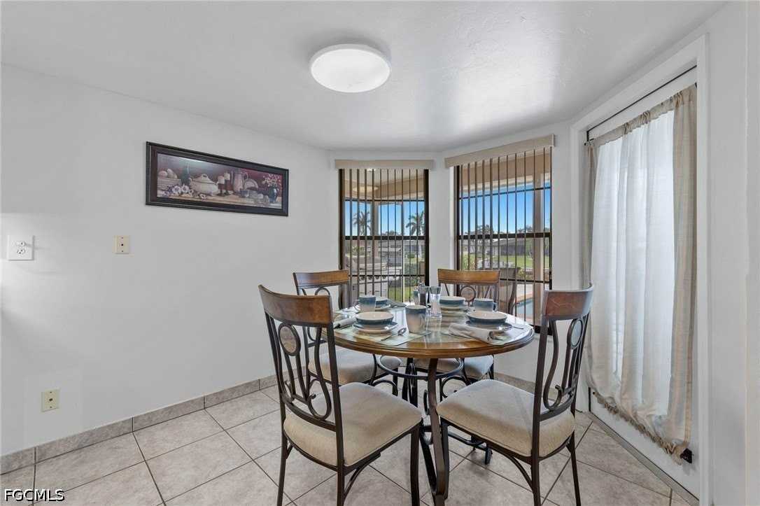 1327 Se 17th St - Photo 5 of 38