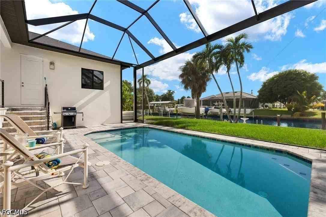 5240 Tower Dr - Photo 3 of 42