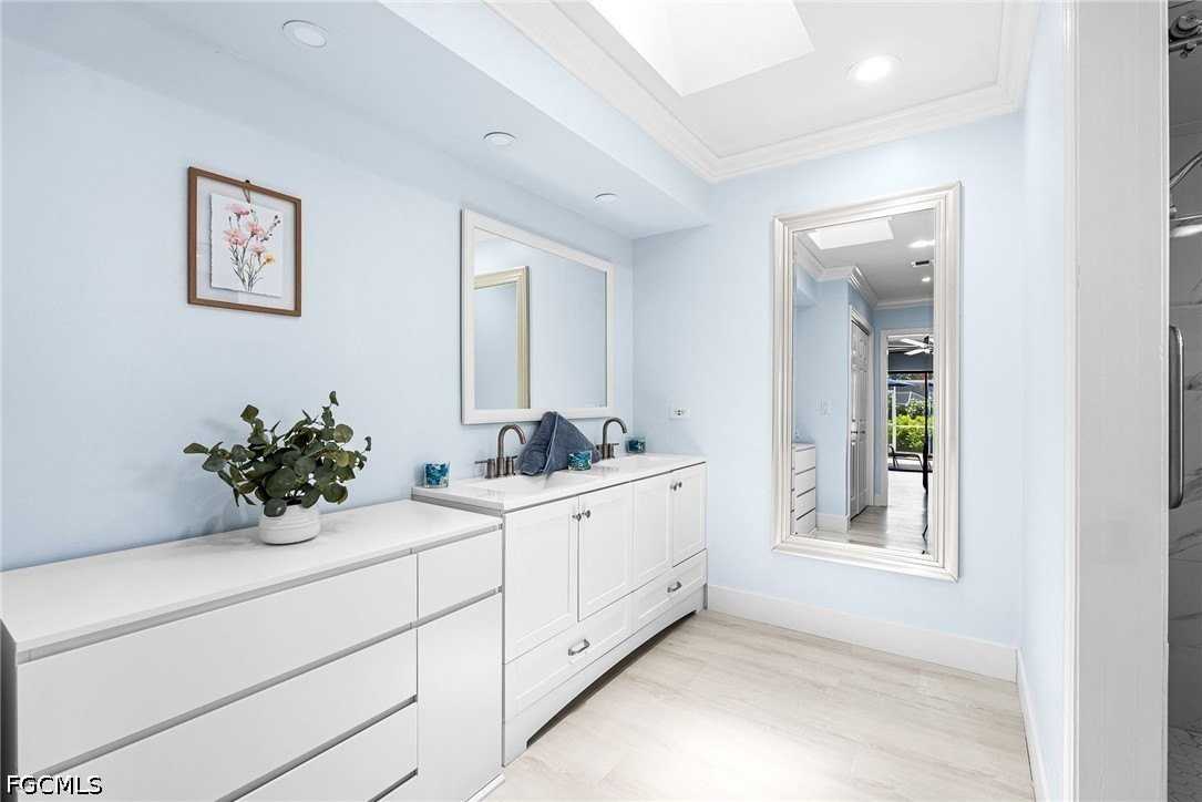 2328 Se 27th St - Photo 5 of 45