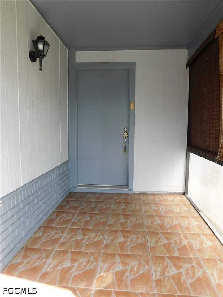 10525 Putnam Ct - Photo 3 of 24