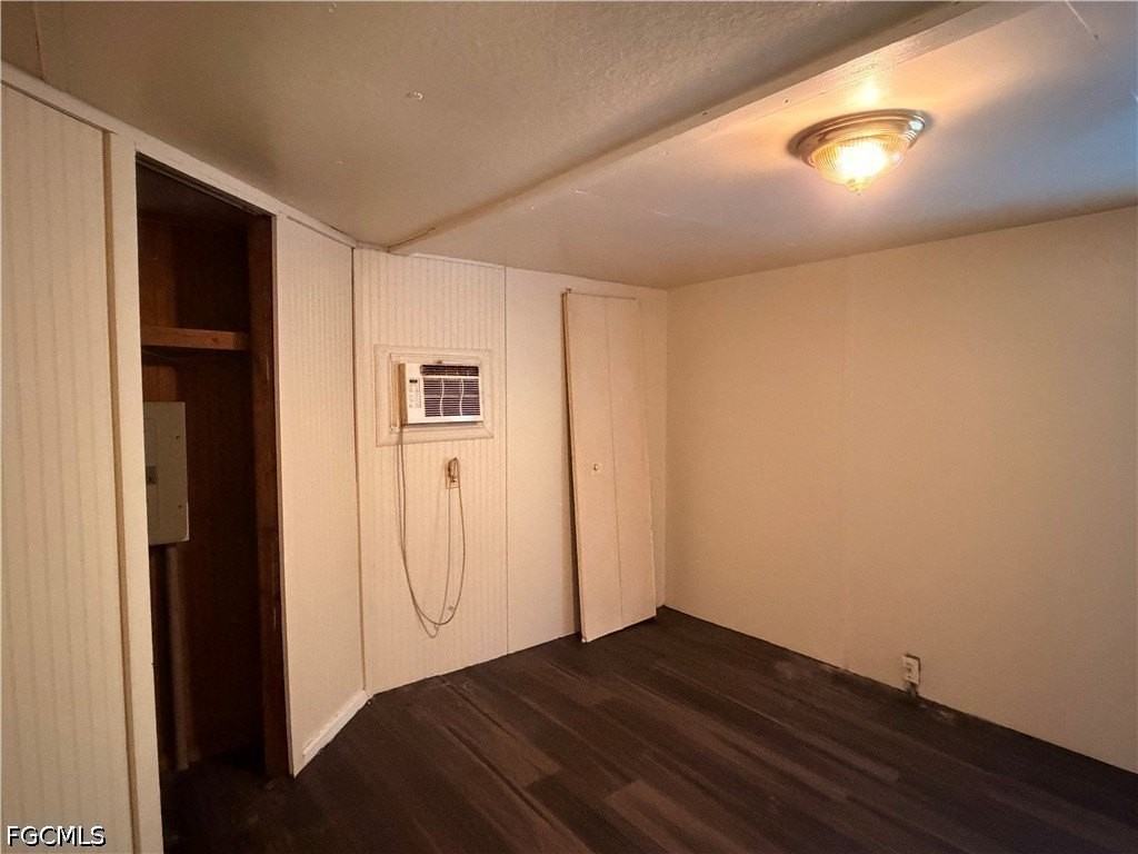 7962 Breeze Dr - Photo 3 of 7