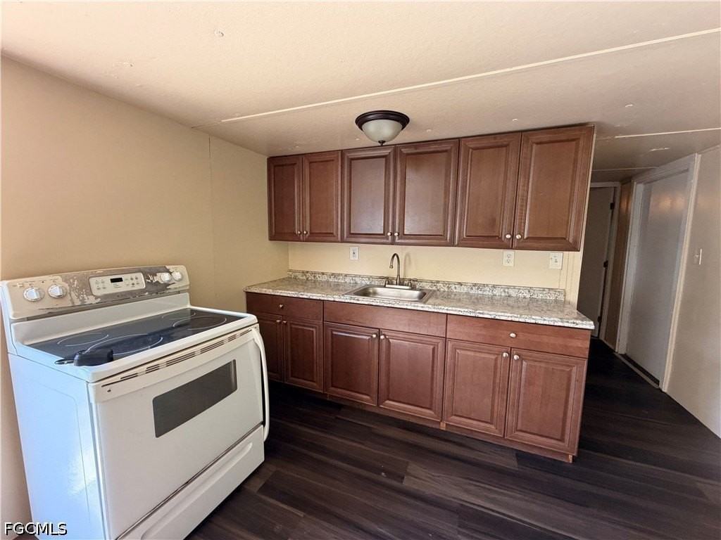 7962 Breeze Dr - Photo 4 of 7