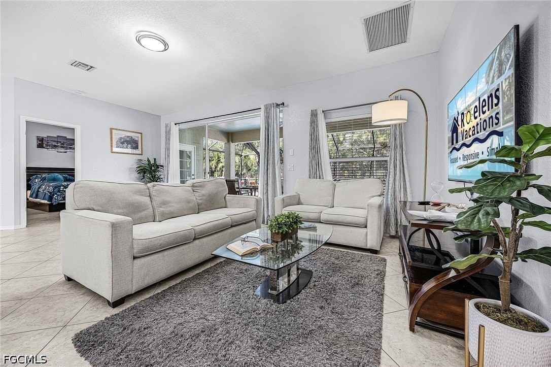 2649 Sw 32nd St - Photo 3 of 33