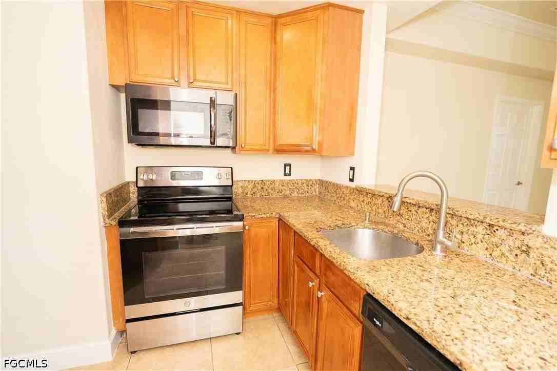 325/327 SE 23rd Avenue - Photo 3 of 21