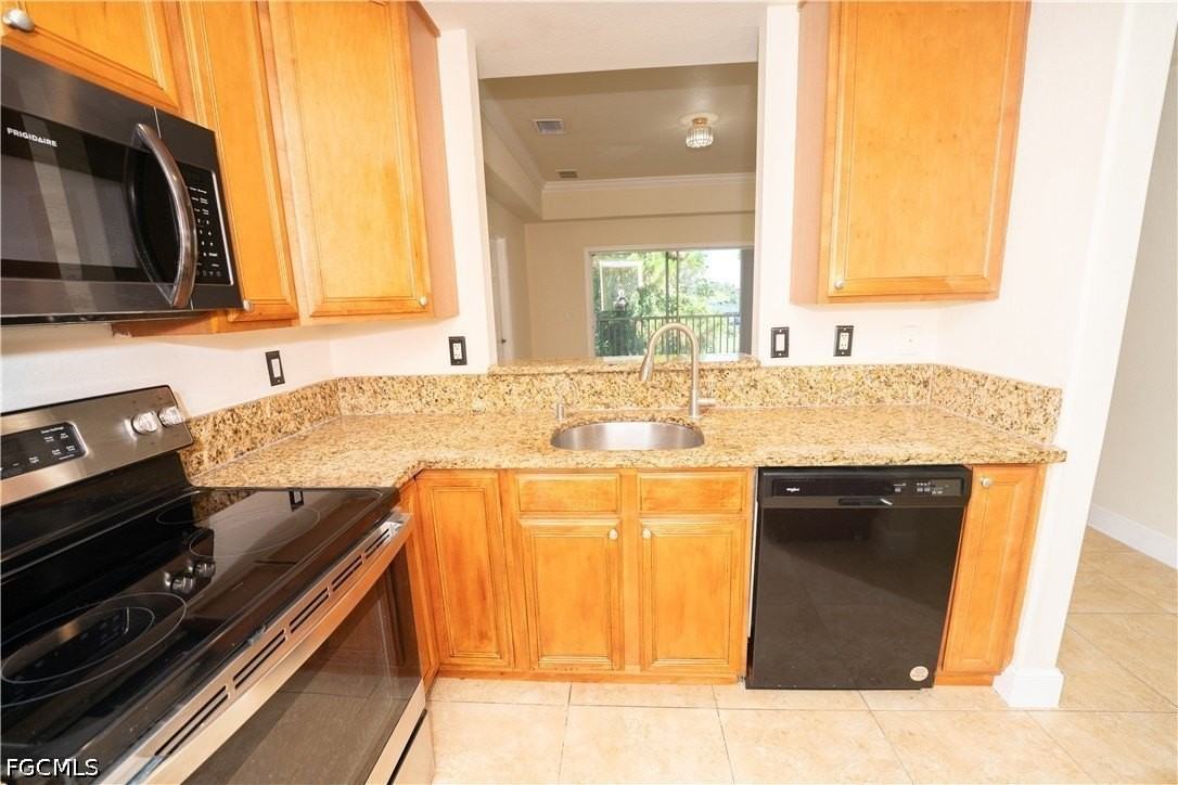 325/327 SE 23rd Avenue - Photo 4 of 21