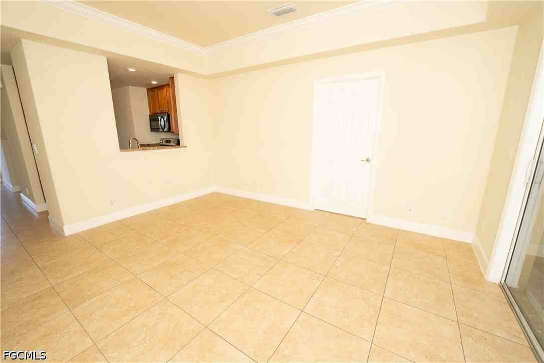325/327 SE 23rd Avenue - Photo 5 of 21