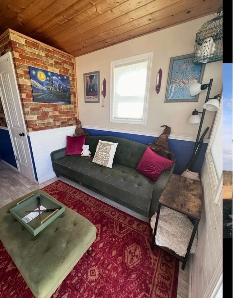 685 Englehart Rd - Photo 2 of 7