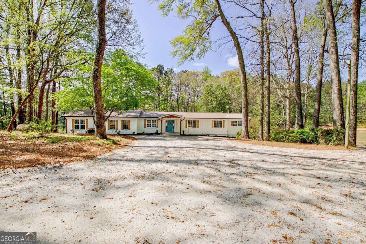 140 Mary Freeman Rd - Photo 2 of 50