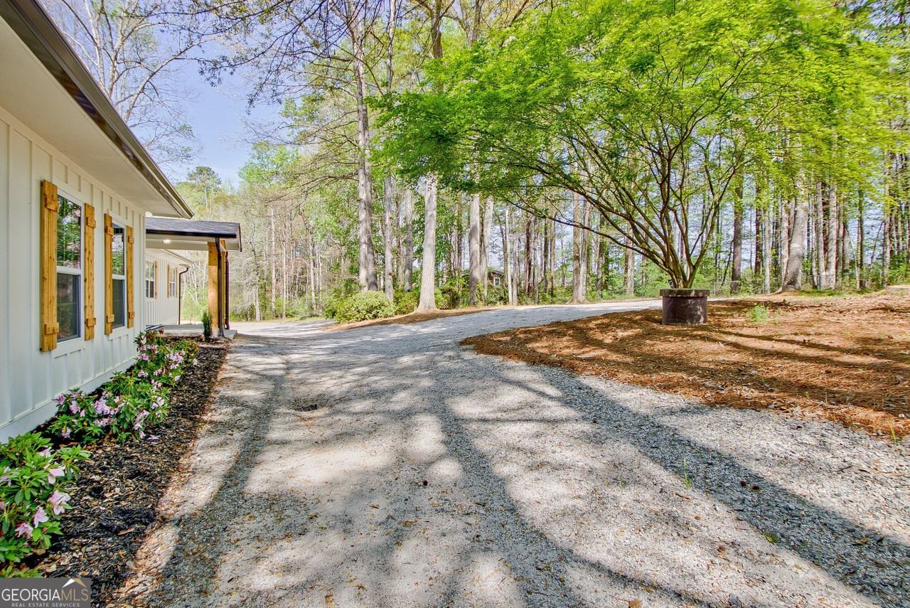 140 Mary Freeman Rd - Photo 7 of 50