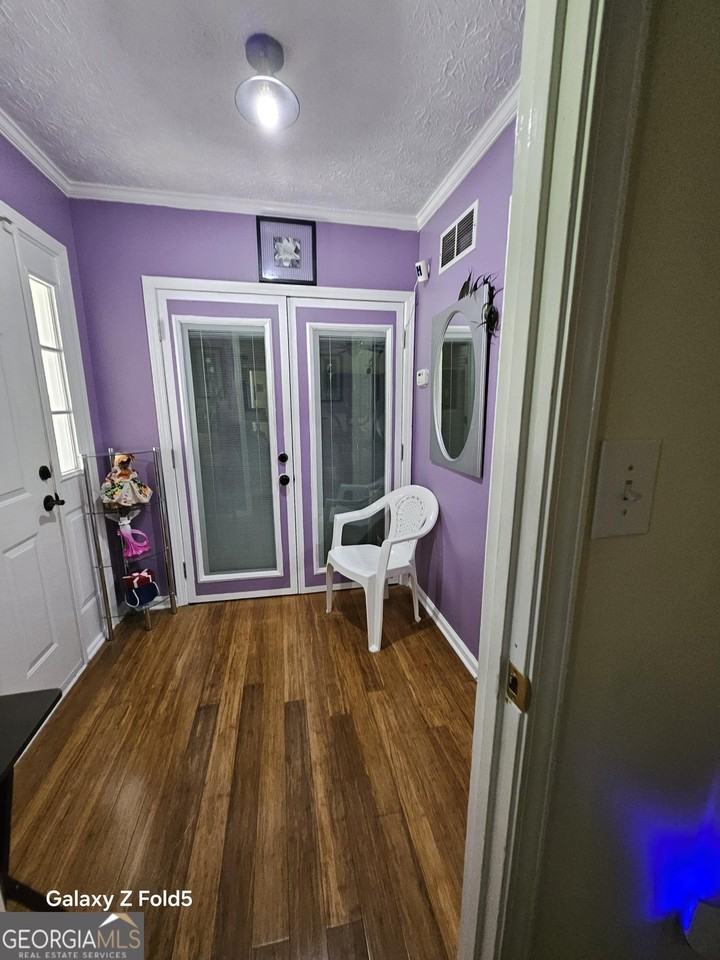 49 Cook Ln - Photo 3 of 11