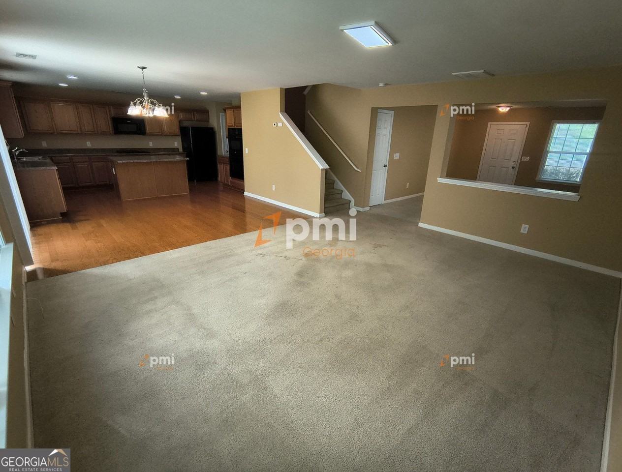 350 Fairmont Way - Photo 4 of 17