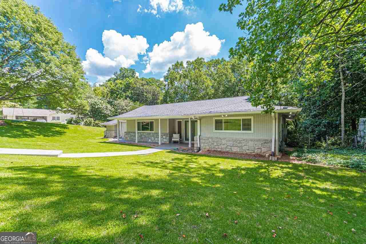 4523 Runnemede Rd Nw - Photo 3 of 41