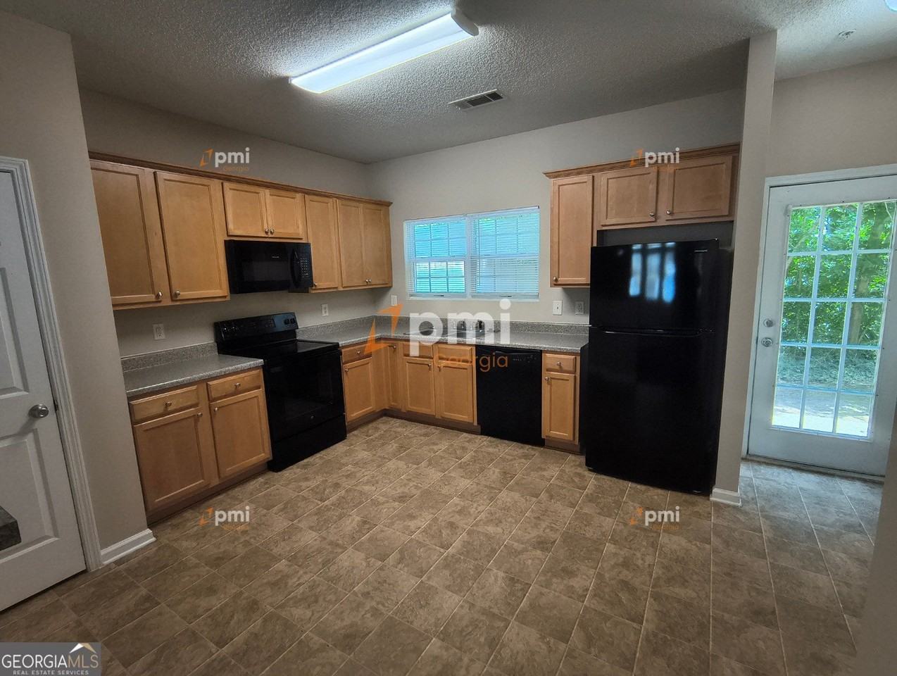 163 Chastain Way - Photo 2 of 14