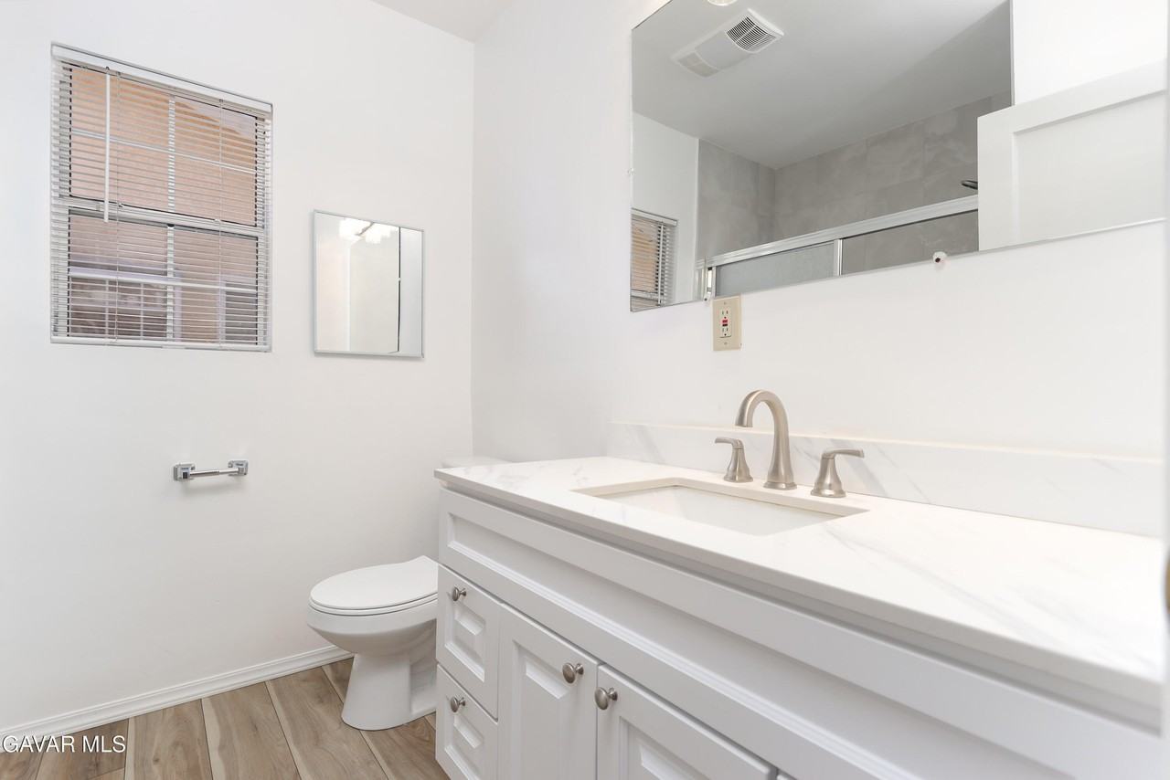 13951 Terra Bella St - Photo 6 of 29
