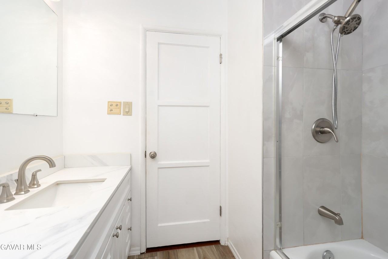 13951 Terra Bella St - Photo 7 of 29