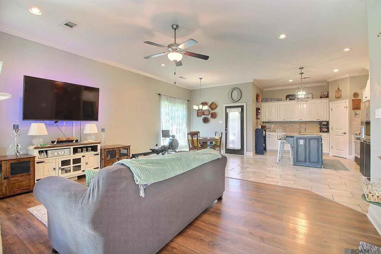 9953 Langston Dr - Photo 4 of 18