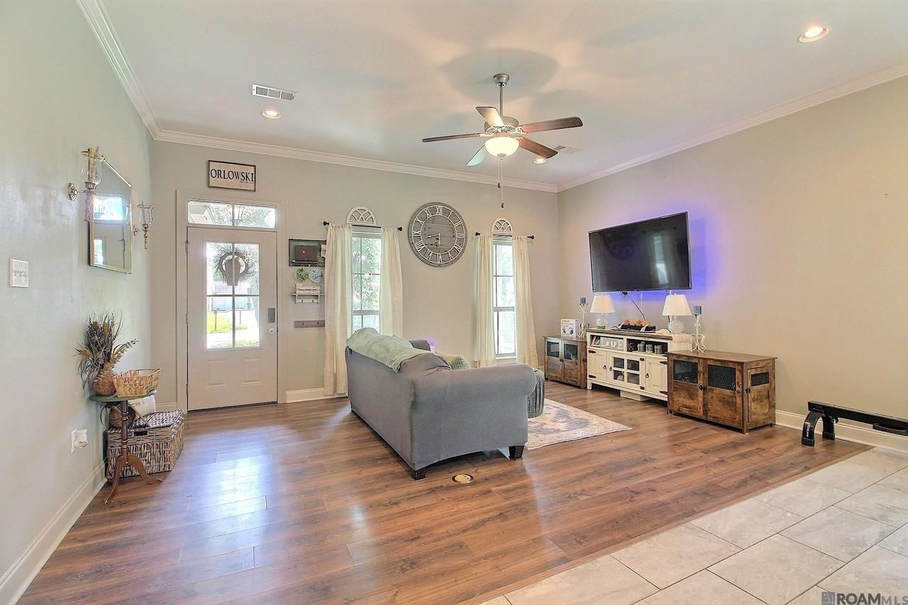 9953 Langston Dr - Photo 5 of 18