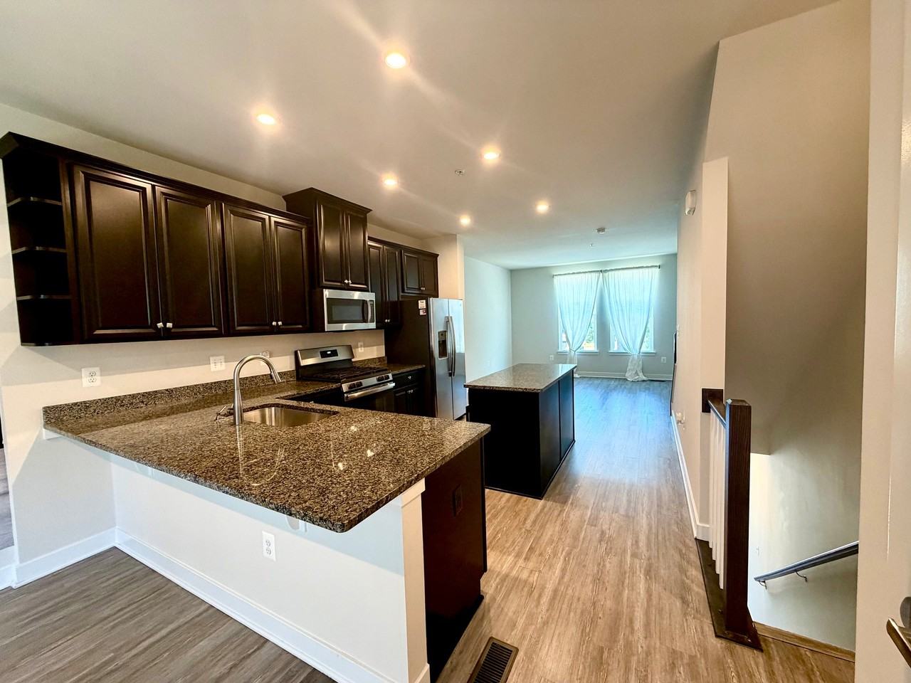 2807 Lewis Ave - Photo 2 of 22