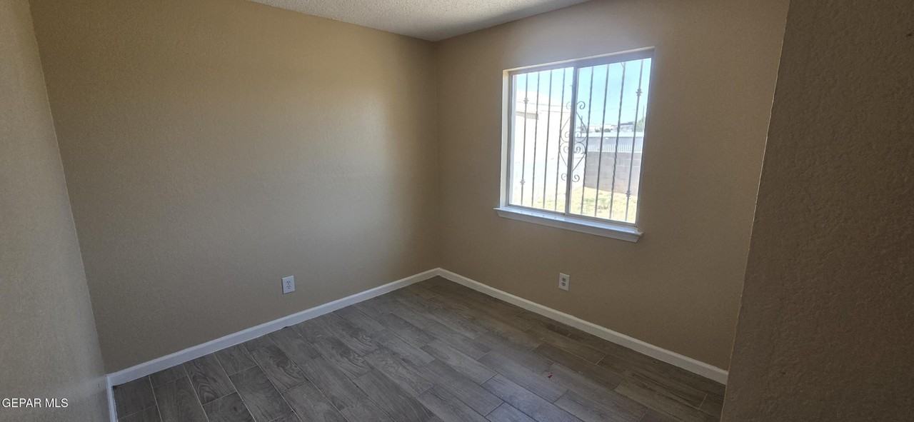 11559 Tony Ponce Dr - Photo 6 of 8