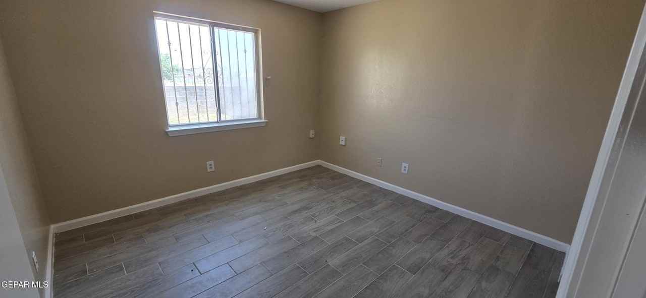 11559 Tony Ponce Dr - Photo 7 of 8