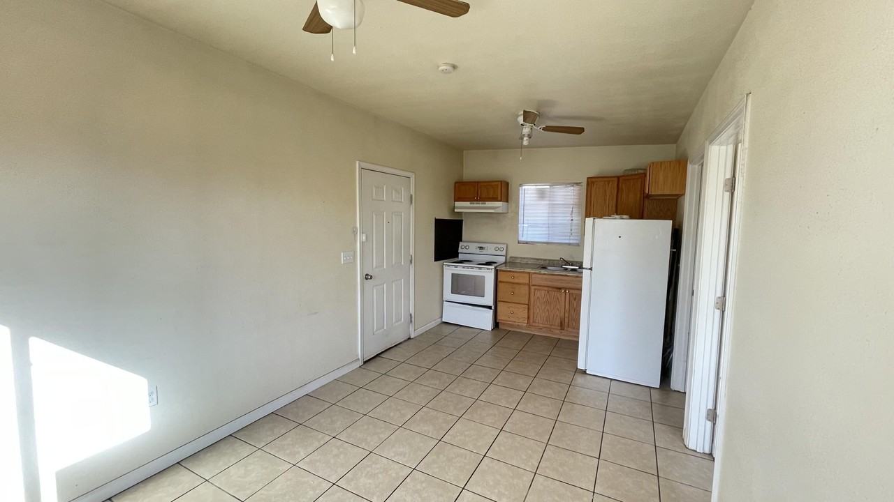 136 Keeny Ct #C - Photo 2 of 8