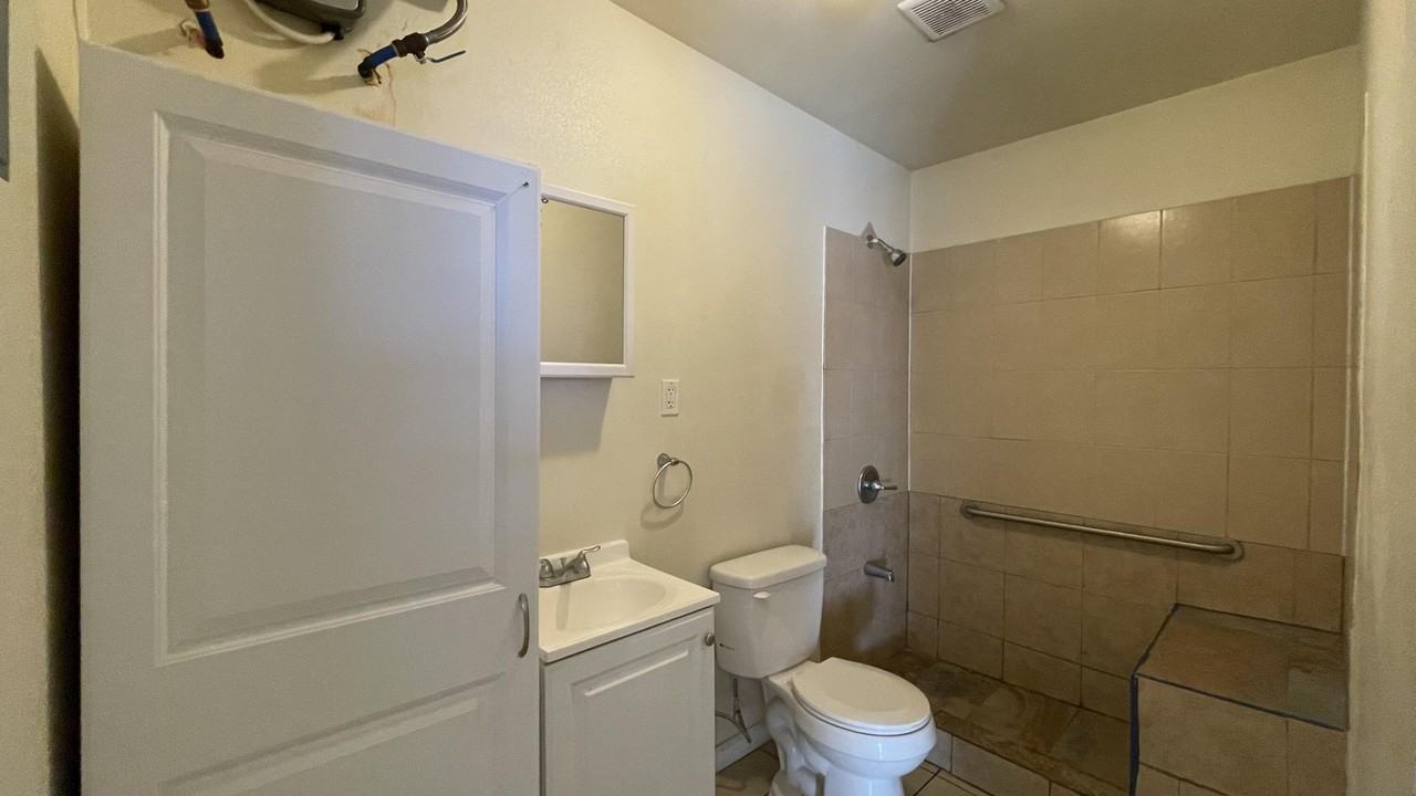 136 Keeny Ct #C - Photo 7 of 8