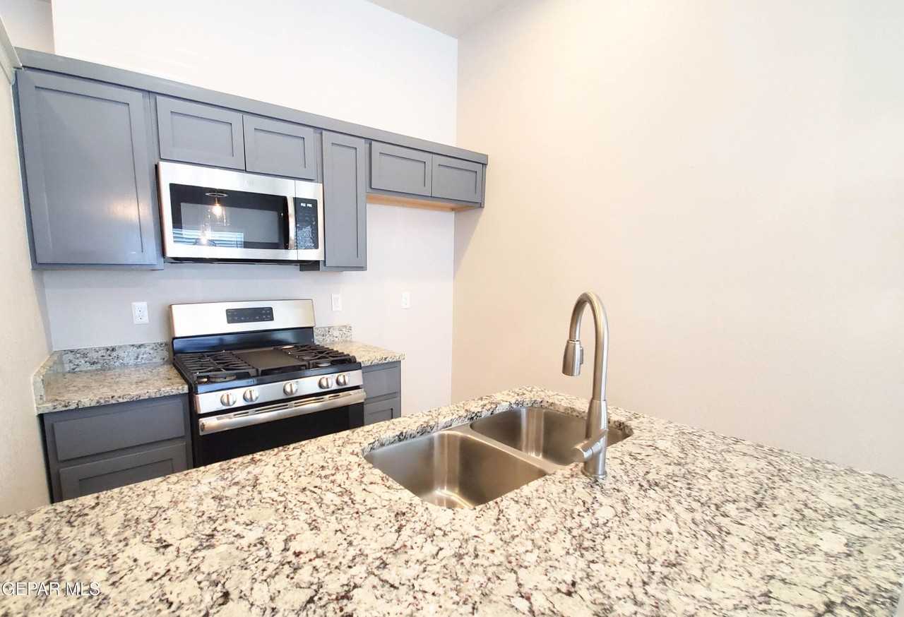 6524 Hoop St #B - Photo 5 of 19