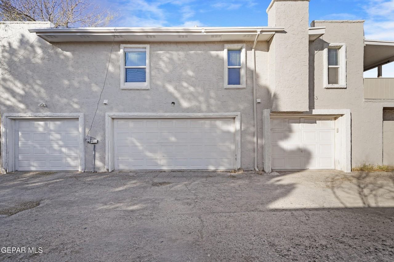 10628 Springwood Dr #D - Photo 3 of 29