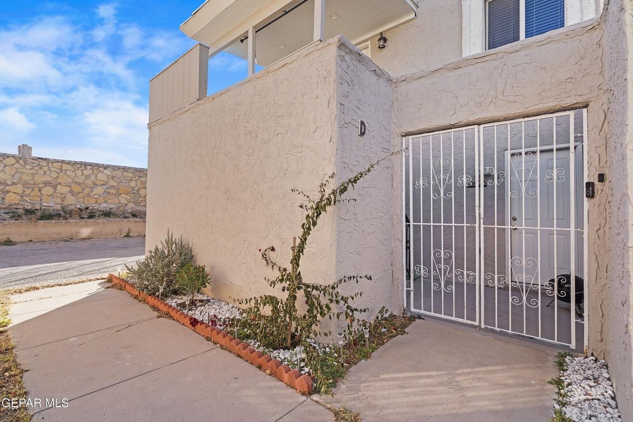 10628 Springwood Dr #D - Photo 4 of 29