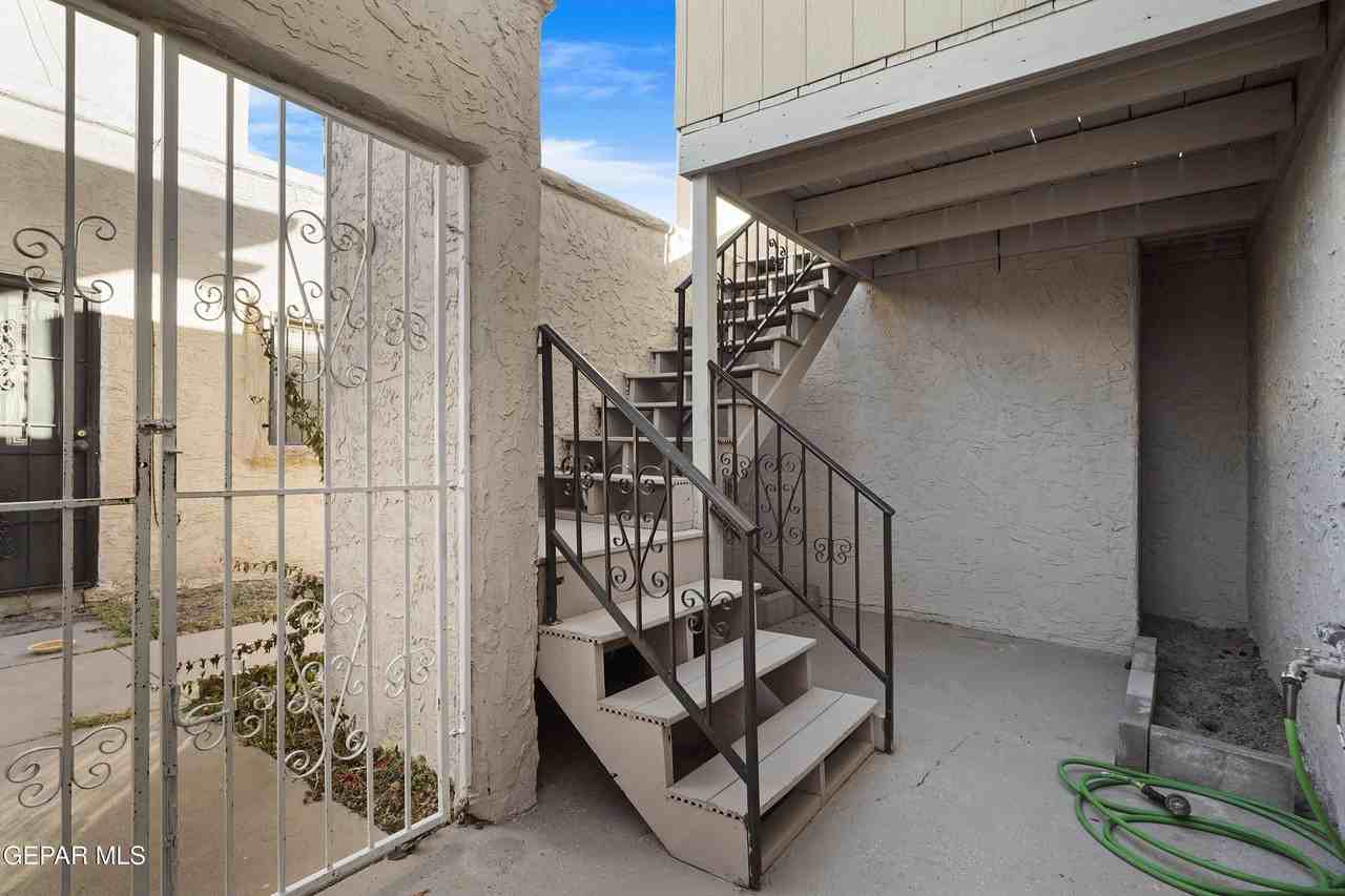 10628 Springwood Dr #D - Photo 6 of 29