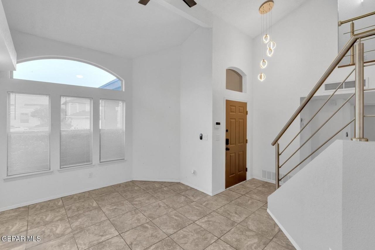 7489 Plaza Redonda Dr - Photo 6 of 49