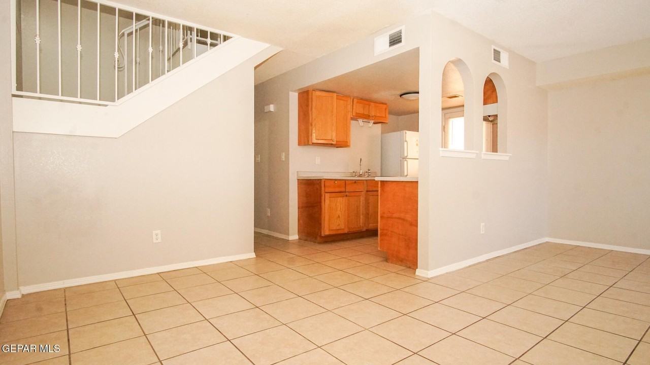 11024 Sunshine Ct - Photo 2 of 22