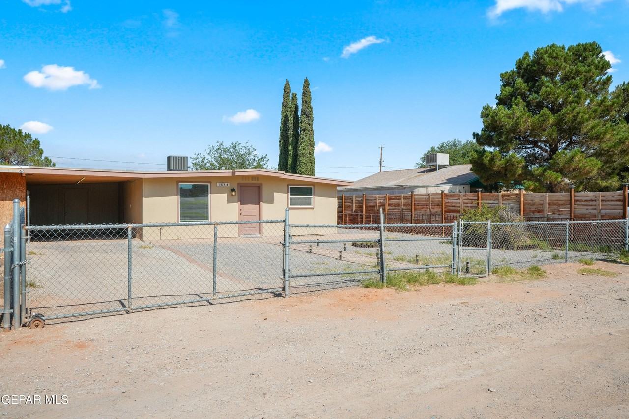 3977 Las Casitas Dr #B - Photo 3 of 28