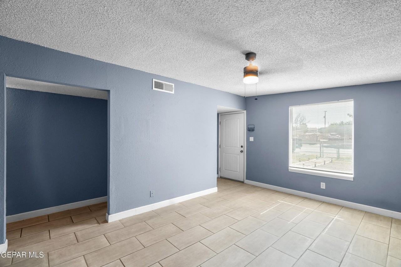 3977 Las Casitas Dr #B - Photo 7 of 28