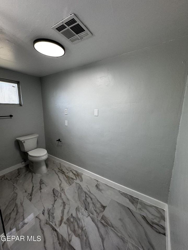 10277 N Loop Dr #B - Photo 2 of 29