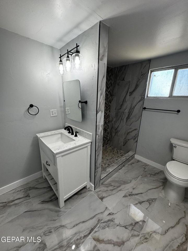 10277 N Loop Dr #B - Photo 4 of 29