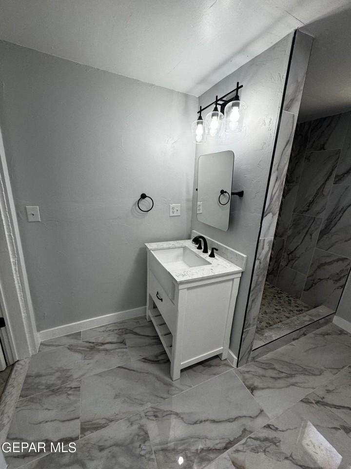 10277 N Loop Dr #B - Photo 5 of 29