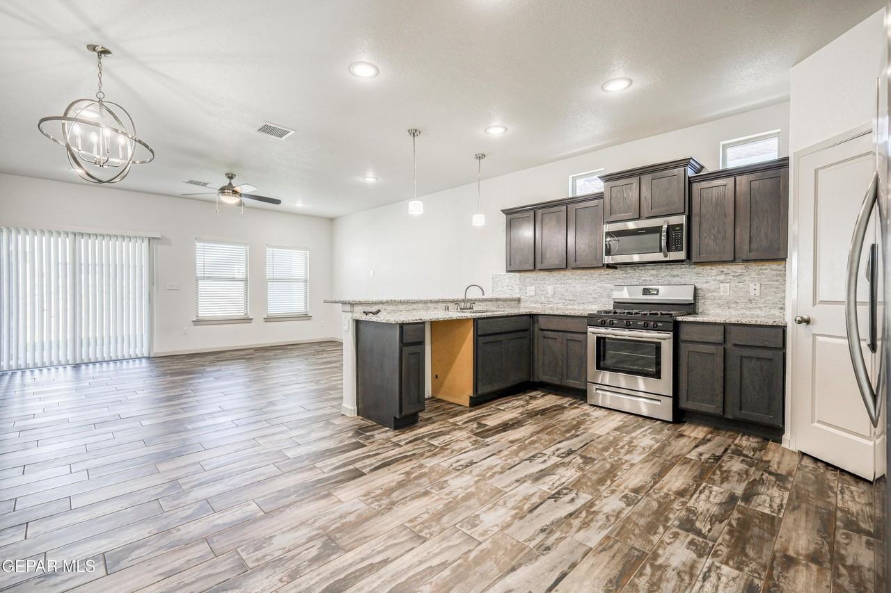 6557 Toivoa Pl - Photo 6 of 48